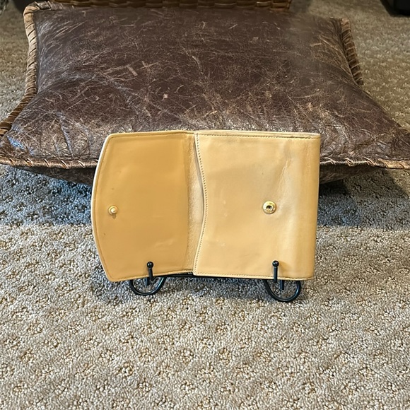 Chanel Authentic Classic Vintage Interlocking CC Logo Snap Bifold Wallet - Picture 8 of 15